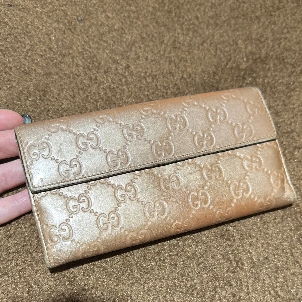 Gucci Guccisima Peach Leather Wallet with enameled Heart Gold Detail - Picture 11 of 17